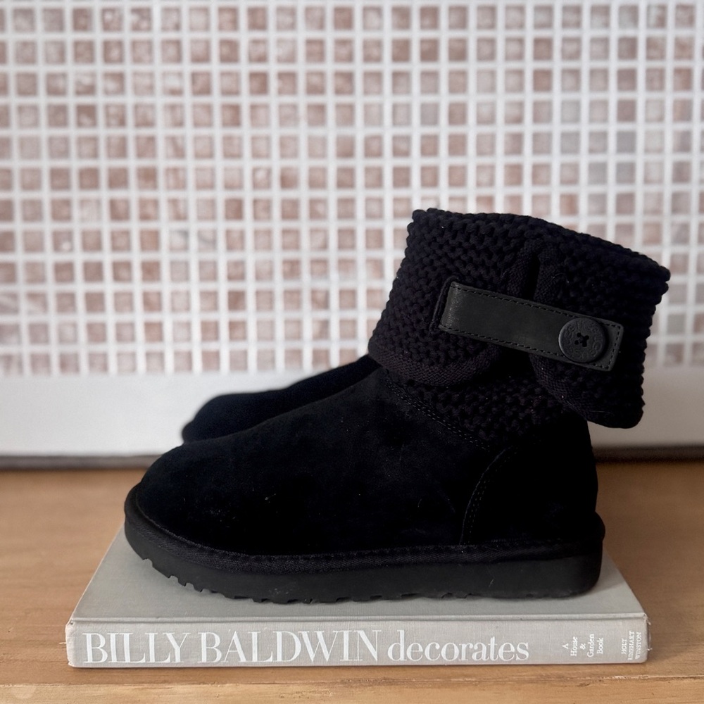 UGG Australia Women's Shaina Black Knit Convertible Boots - Size 7